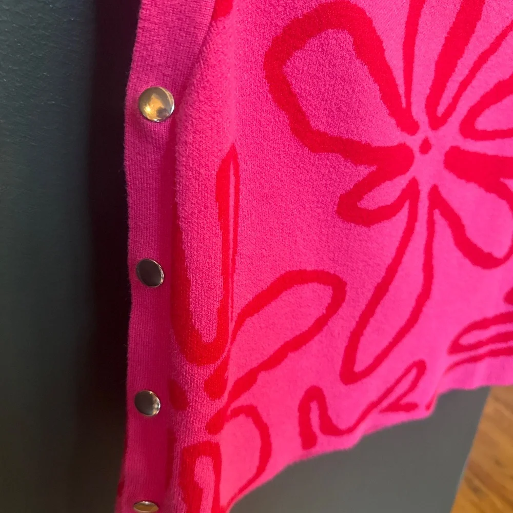Graphic Round Neck Sleeveless Sweater - Picture 2 of 2